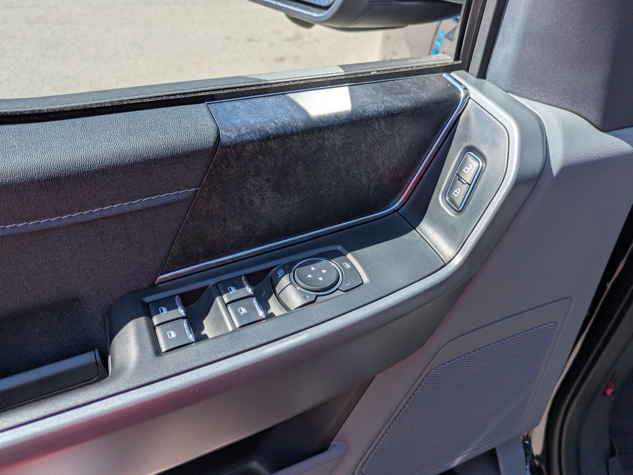 Certified 2025 Ford F150 Lightning XLT w/ Max Trailer Tow Package AWD/4WD image 20