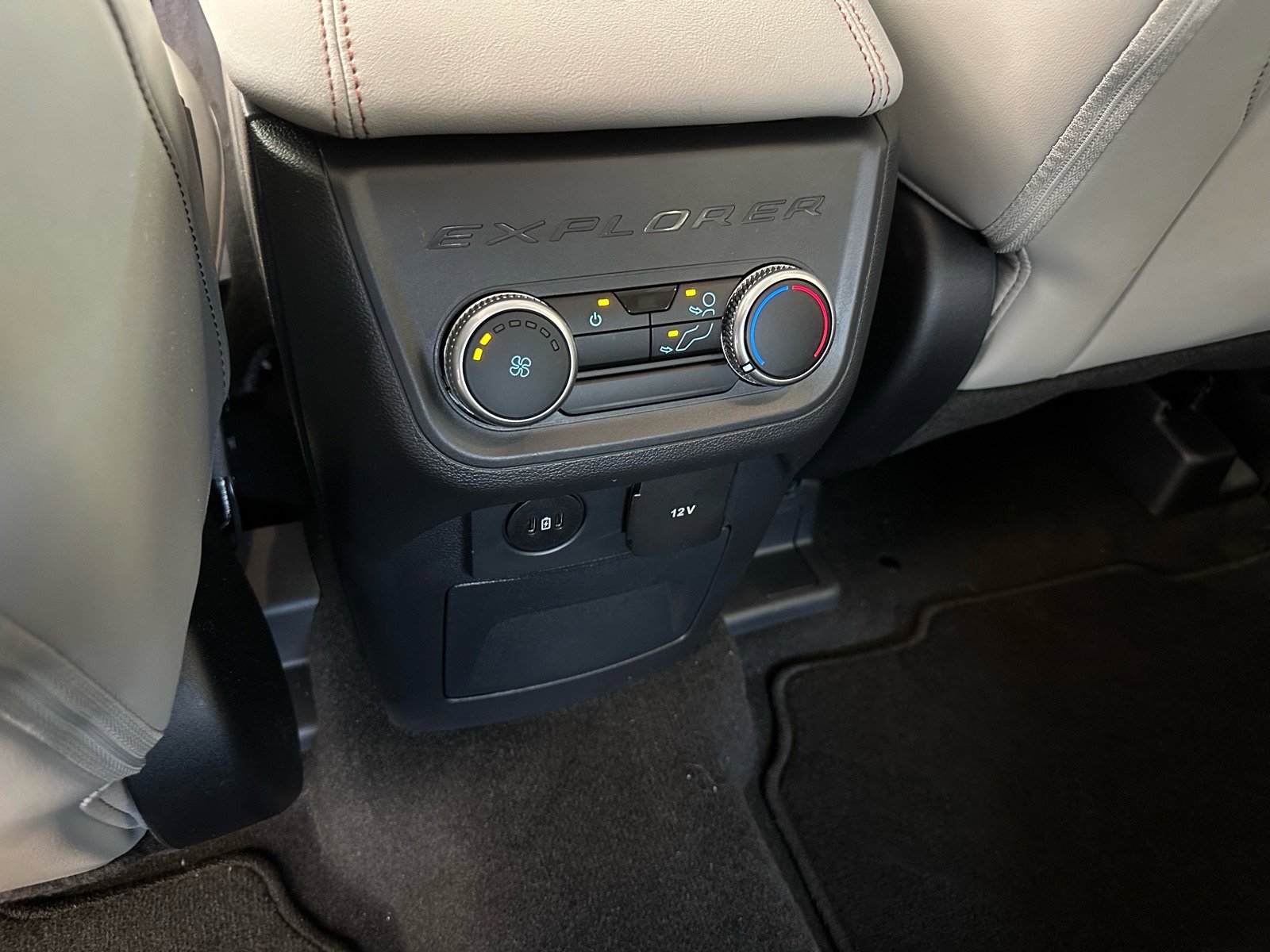 Certified 2025 Ford Explorer Active w/ Active Comfort Package RWD image 26