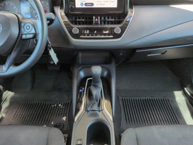 Used 2025 Toyota Corolla LE FWD image 18