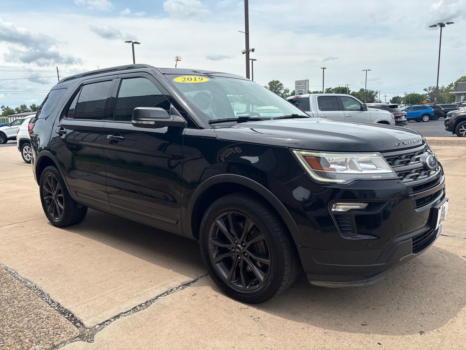 Certified 2019 Ford Explorer XLT w/ XLT Sport Appearance Package AWD/4WD image 7