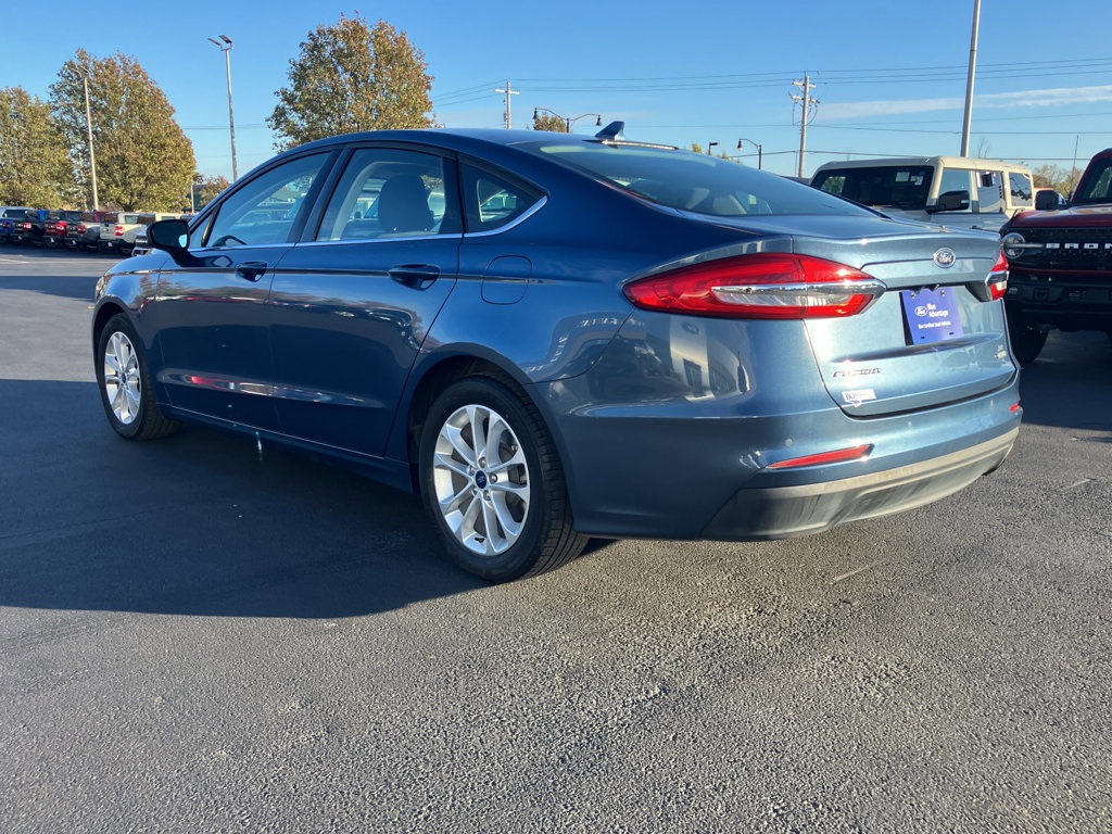 Certified 2019 Ford Fusion SE image 3