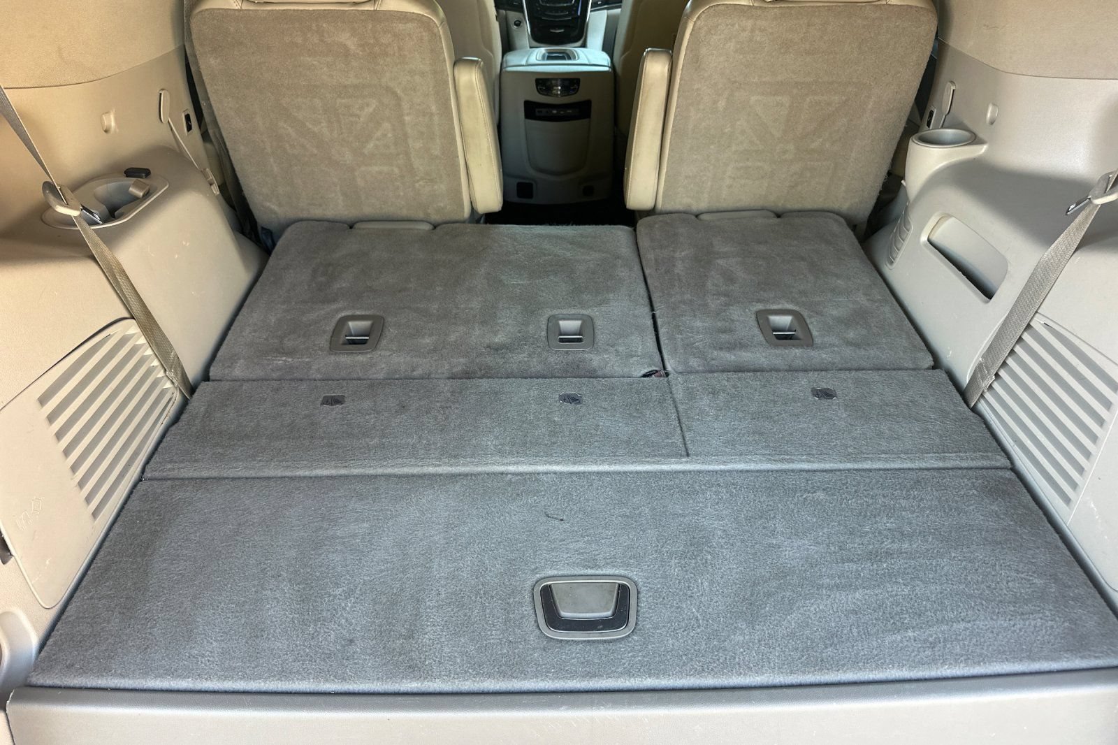 Used 2019 Cadillac Escalade Luxury RWD image 17