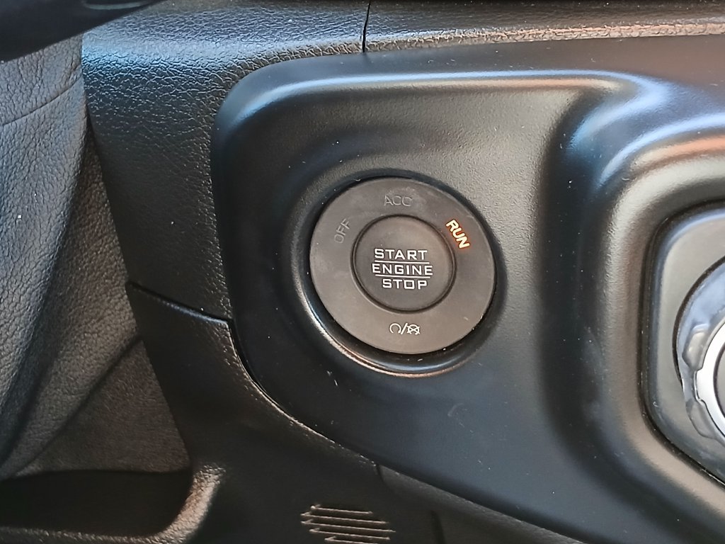 Used 2021 Jeep Gladiator Sport AWD/4WD image 16