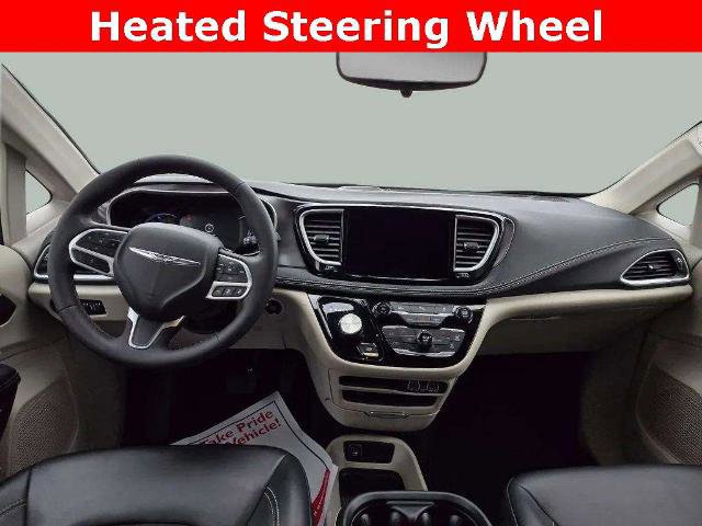 Used 2024 Chrysler Pacifica SELECT image 9