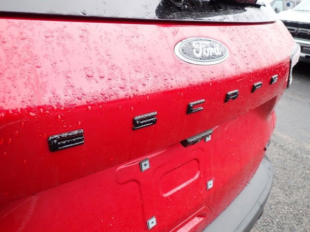 Certified 2022 Ford Escape SEL w/ SEL Stealth AWD Package image 9