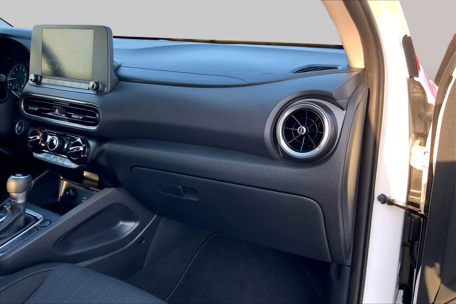 Used 2022 Hyundai Kona SEL FWD image 19