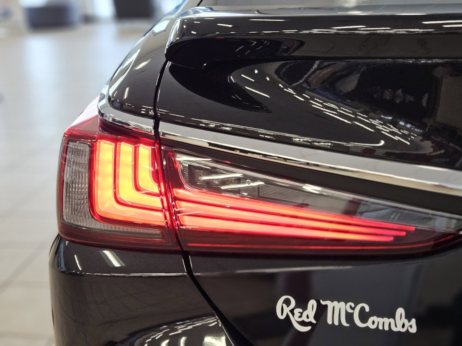 Used 2025 Lexus ES 350 Ultra Luxury image 8