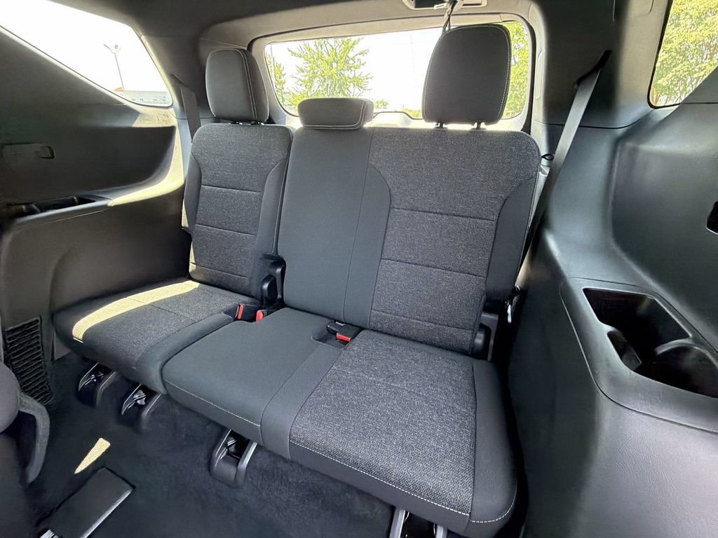 Used 2026 Chevrolet Traverse LT FWD image 26