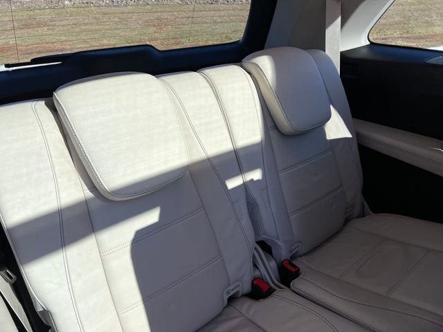 Used 2021 Mercedes-Benz GLS 450 4MATIC image 34