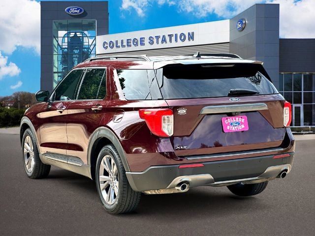 Certified 2022 Ford Explorer XLT w/ Equipment Group 202A RWD image 4