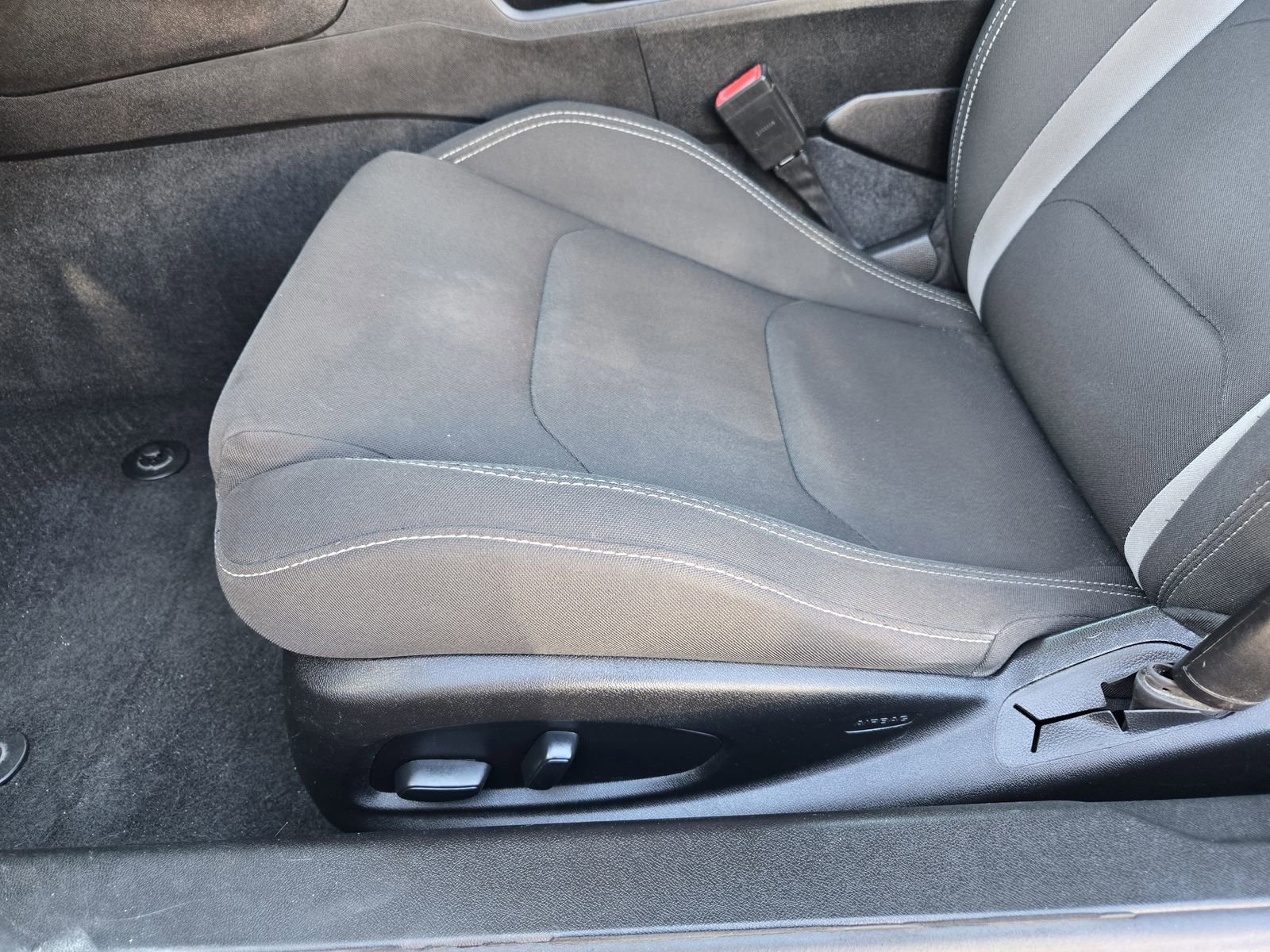 Used 2019 Chevrolet Camaro LT image 21