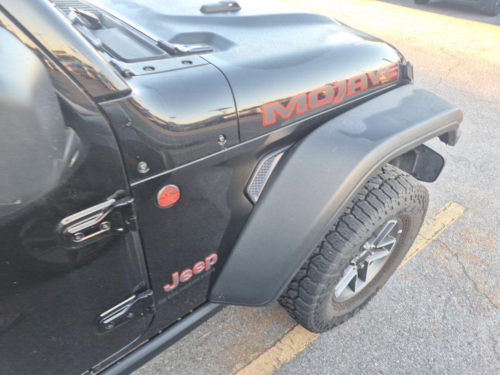 Used 2026 Jeep Gladiator Mojave AWD/4WD image 27