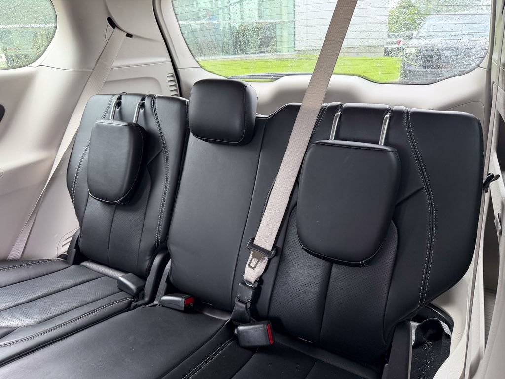 Used 2024 Chrysler Pacifica Touring-L FWD image 14