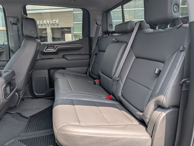 Used 2024 GMC Sierra 1500 SLT w/ SLT Premium Plus Package AWD/4WD image 32