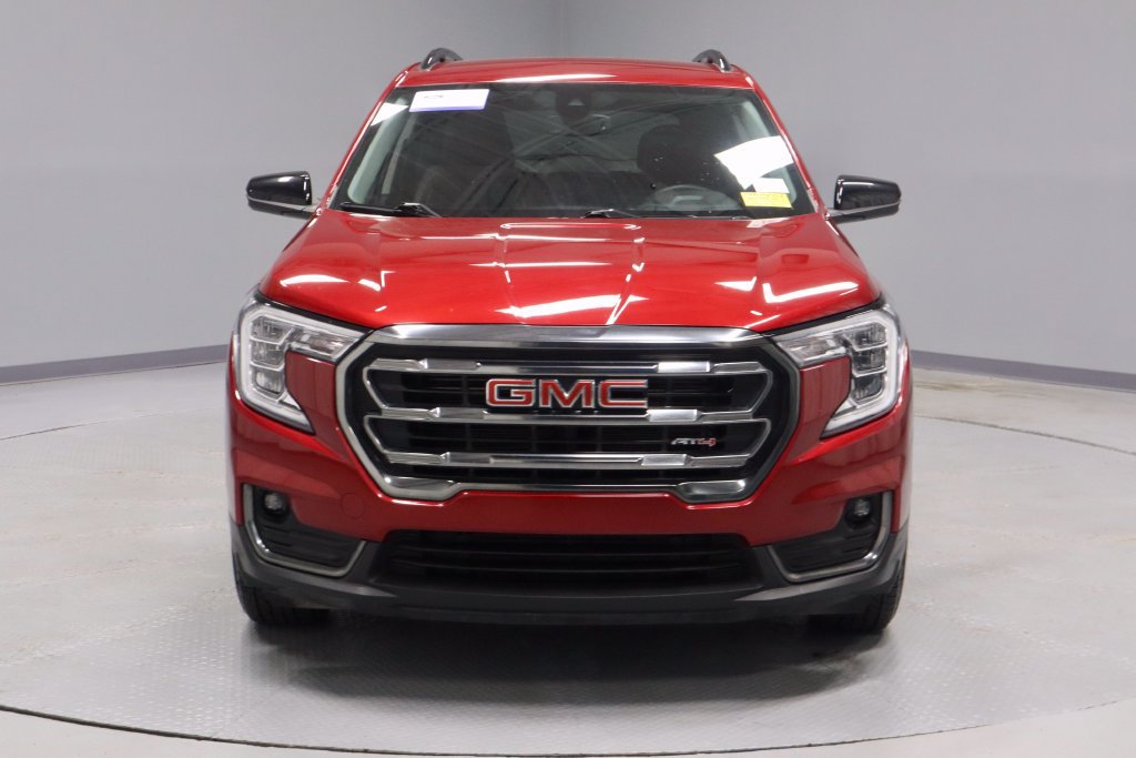 Used 2024 GMC Terrain AT4 w/ LPO, Floor Liner Package AWD/4WD image 6