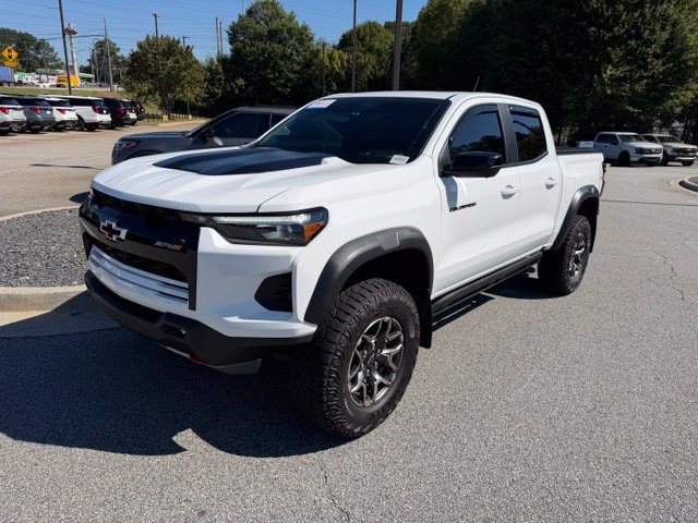 Used 2024 Chevrolet Colorado ZR2 w/ ZR2 Convenience Package III AWD/4WD image 4