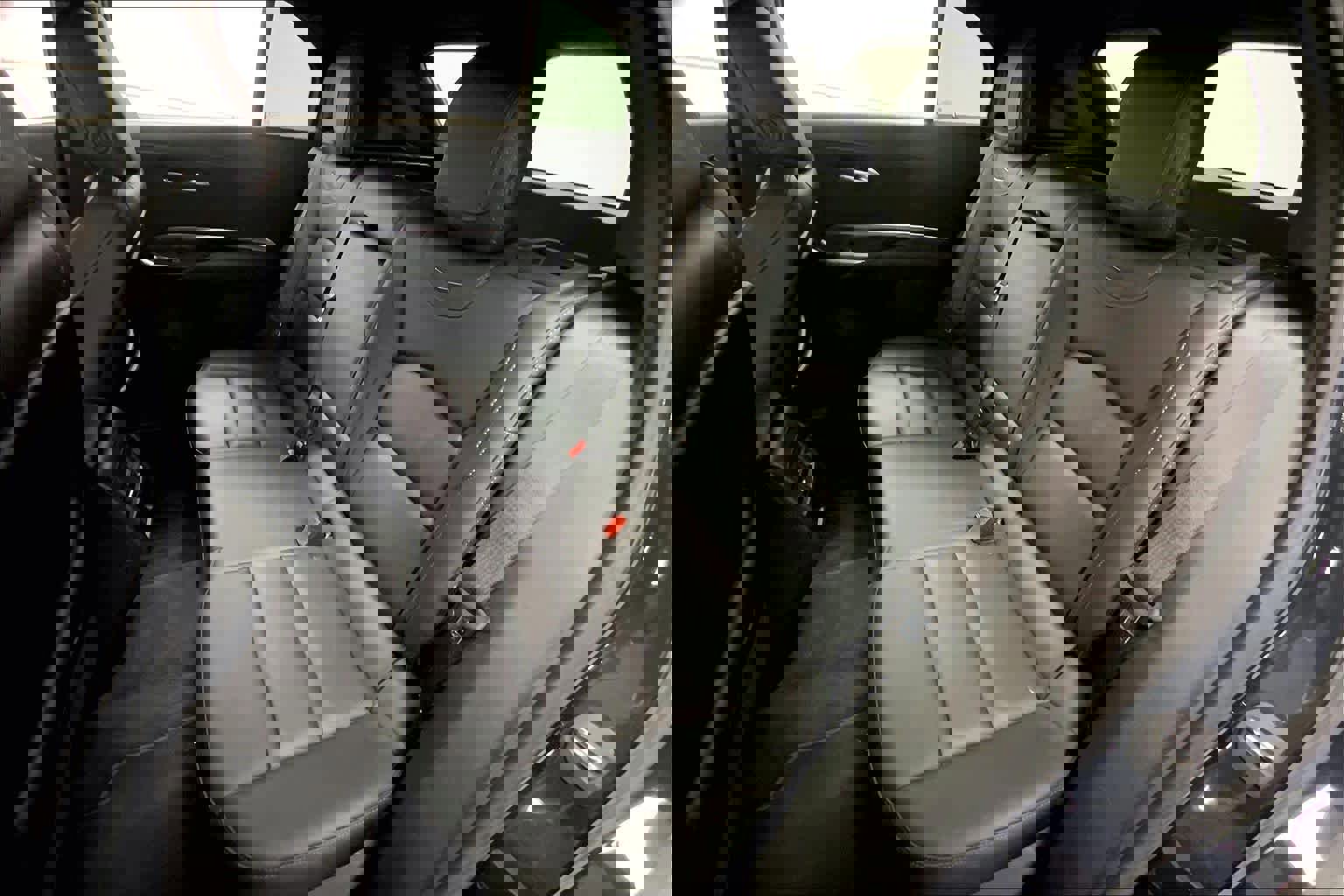 Used 2023 Cadillac XT4 Luxury w/ Cold Weather Package image 18