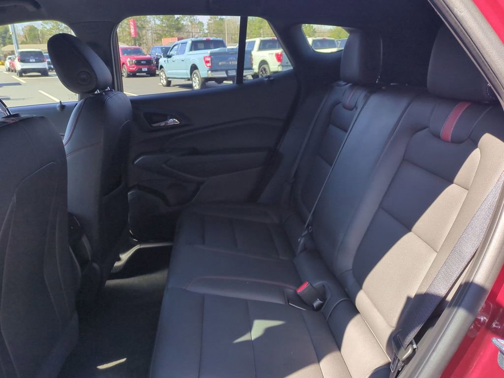 Used 2025 Chevrolet Trax RS w/ Driver Confidence Package image 25