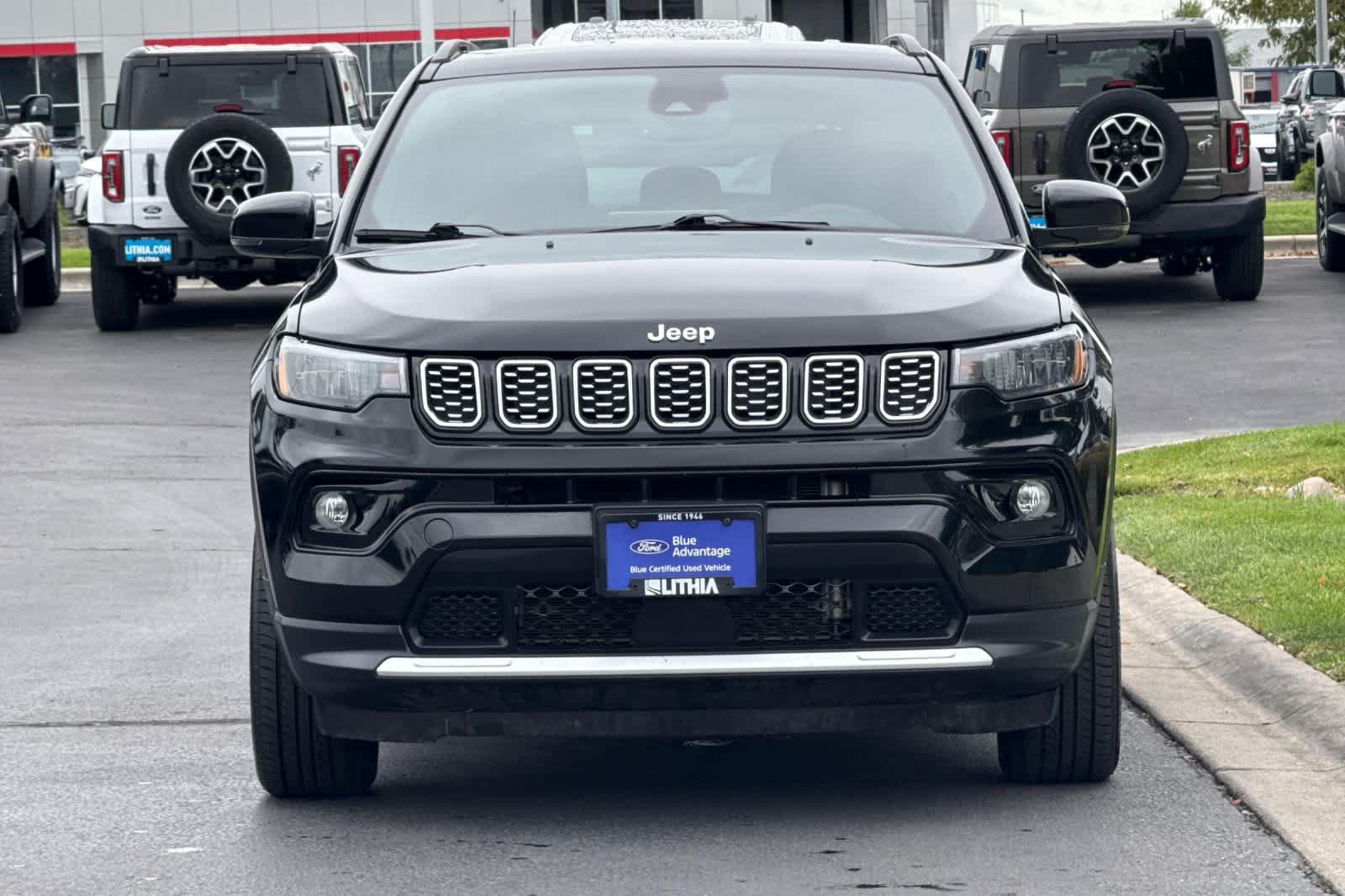 Used 2025 Jeep Compass Limited AWD/4WD image 10
