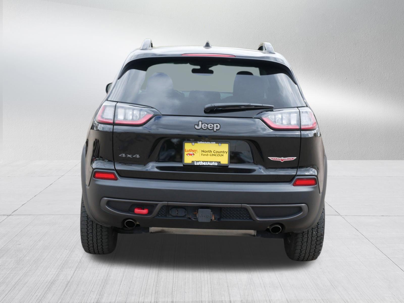 Used 2022 Jeep Cherokee Trailhawk w/ Comfort/Convenience Group AWD/4WD image 6