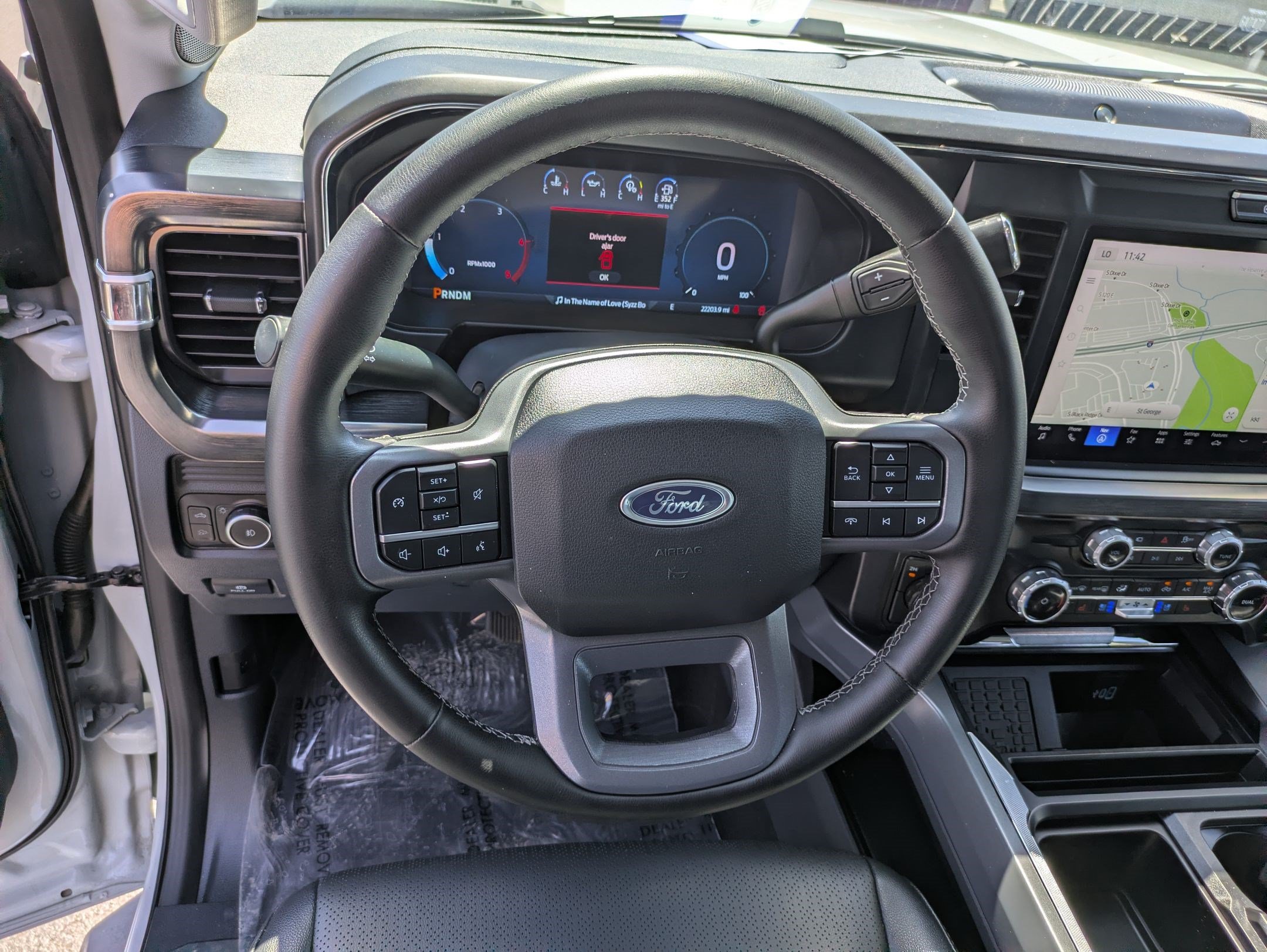 Certified 2025 Ford F250 Lariat AWD/4WD image 18