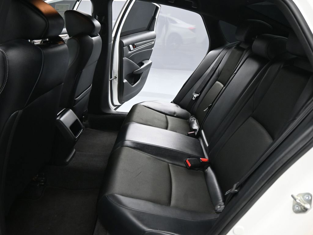 Used 2018 Honda Accord Sport image 16