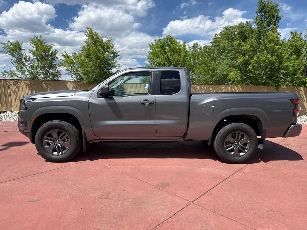 Used 2025 Nissan Frontier SV AWD/4WD image 4