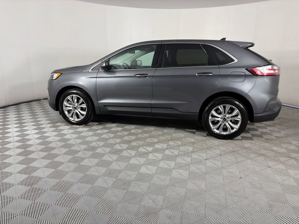 Certified 2024 Ford Edge Titanium AWD/4WD image 2