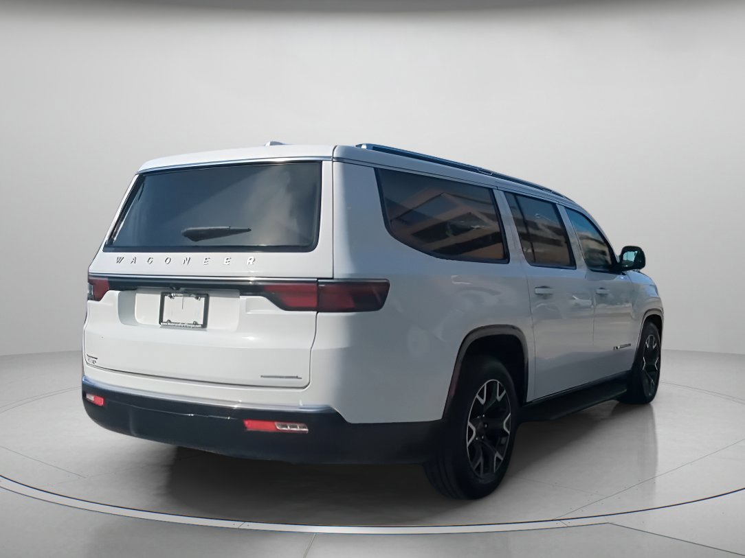 Used 2023 Jeep Wagoneer L Series III w/ Preferred Equipment Group image 21