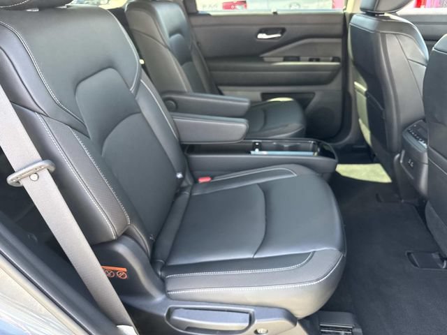 Used 2023 Nissan Pathfinder SL w/ SL Premium Package FWD image 12