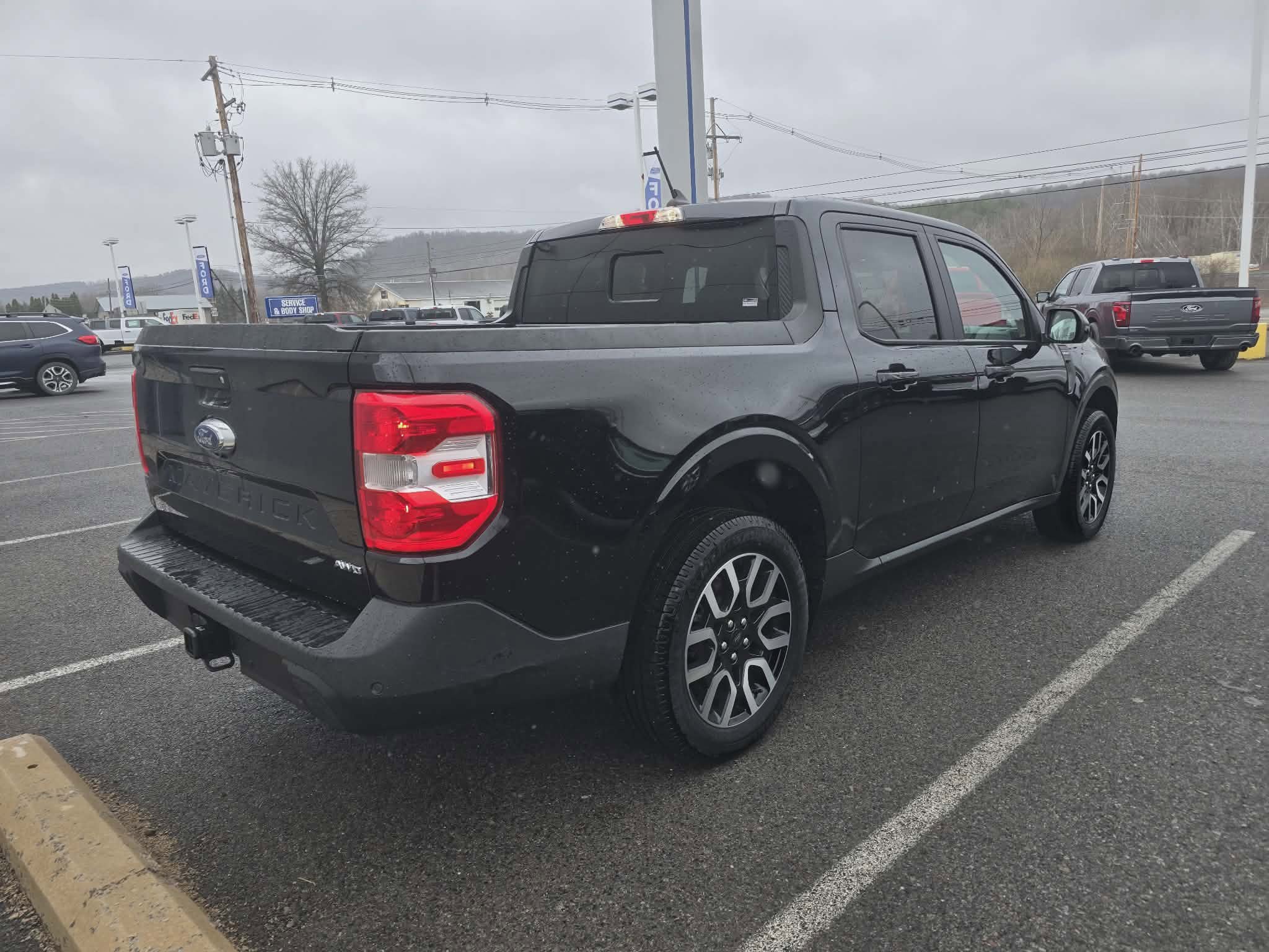 Certified 2024 Ford Maverick Lariat w/ 4K Tow Package AWD/4WD image 3