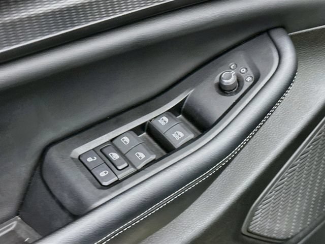 Used 2024 Jeep Grand Cherokee Laredo X w/ Luxury Tech Group I AWD/4WD image 17