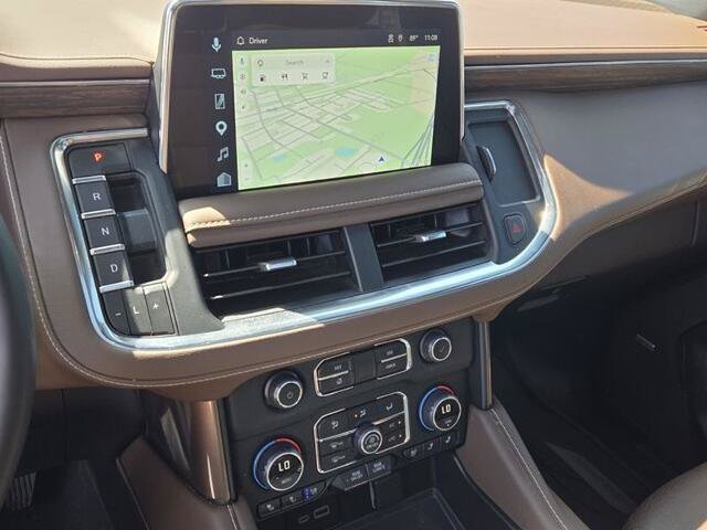 Used 2024 Chevrolet Suburban High Country w/ Premium Package RWD image 21
