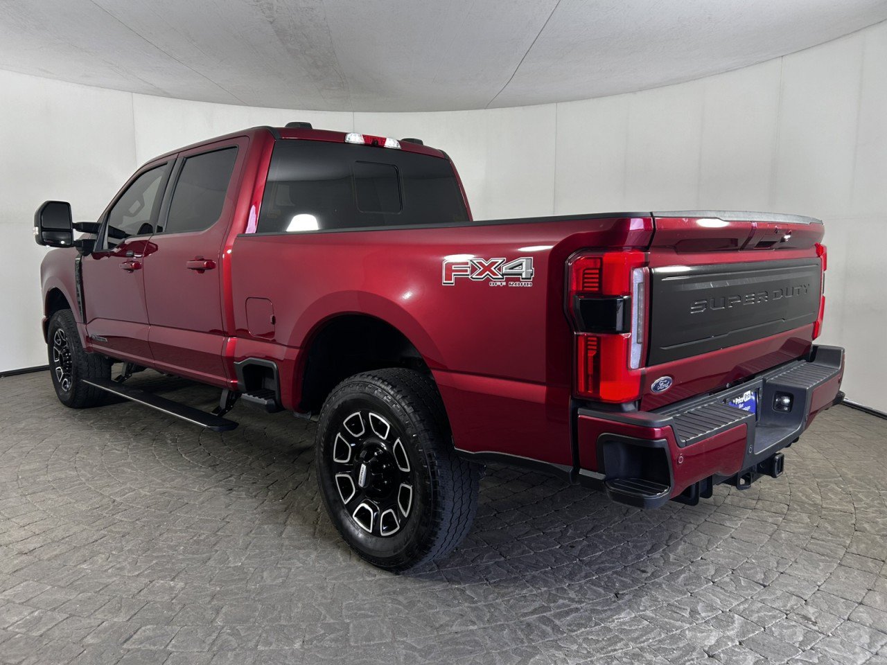 Certified 2025 Ford F350 Platinum w/ FX4 Off-Road Package AWD/4WD image 6