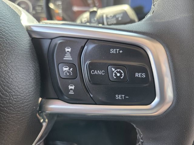 Used 2025 Jeep Wrangler Unlimited Sahara AWD/4WD image 31