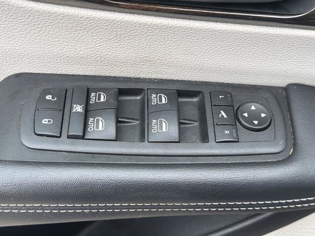 Used 2021 Chrysler Pacifica Limited w/ Uconnect Theater Family Group AWD/4WD image 17