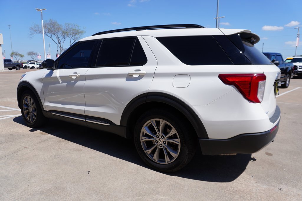 Certified 2023 Ford Explorer XLT w/ Equipment Group 202A image 4