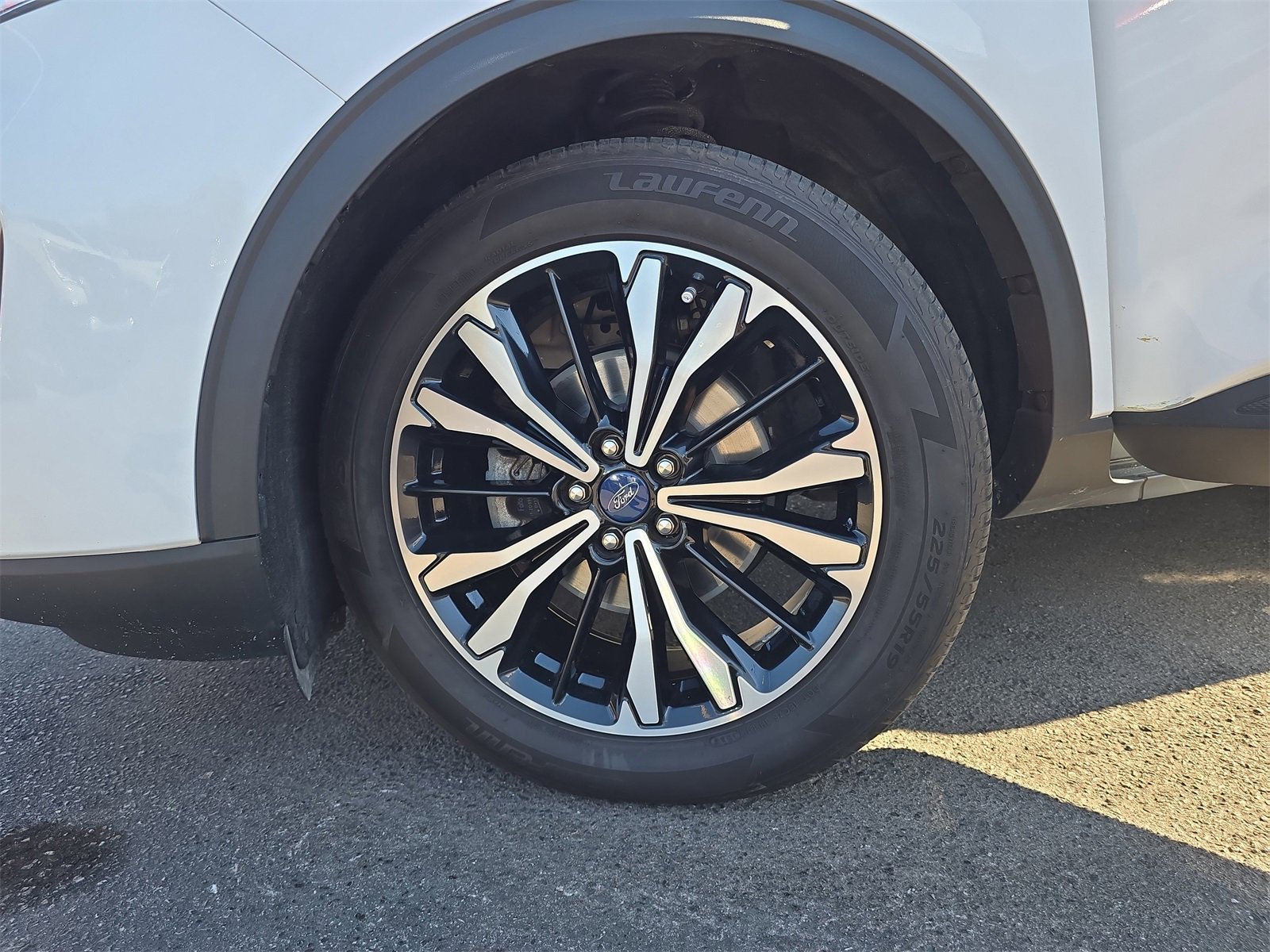 Certified 2021 Ford Escape SE w/ SE Sport Appearance Package image 28