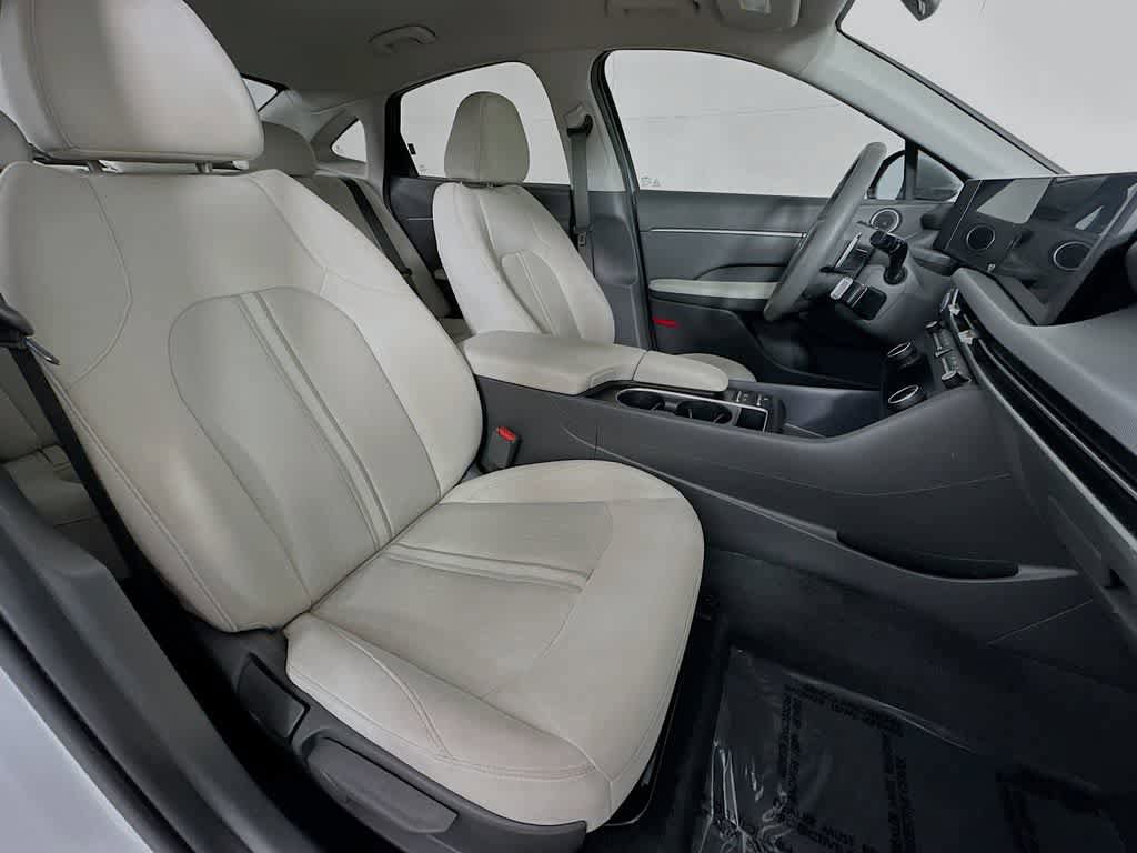 Used 2025 Hyundai Sonata SEL FWD image 13