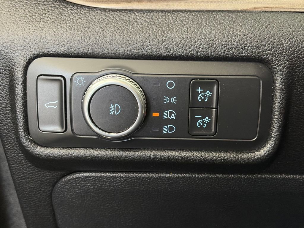 Certified 2022 Ford Explorer Limited AWD/4WD image 24