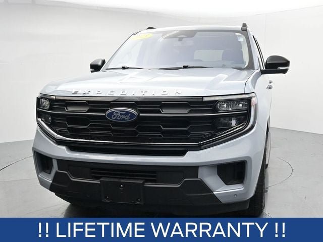 Certified 2025 Ford Expedition Active AWD/4WD image 3