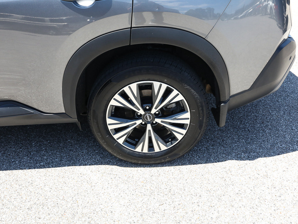 Used 2023 Nissan Rogue SV AWD/4WD image 3
