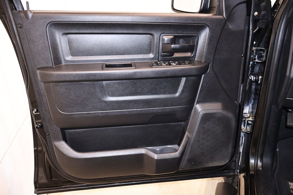 Used 2017 RAM 1500 Express w/ Black Ram 1500 Express Group AWD/4WD image 10
