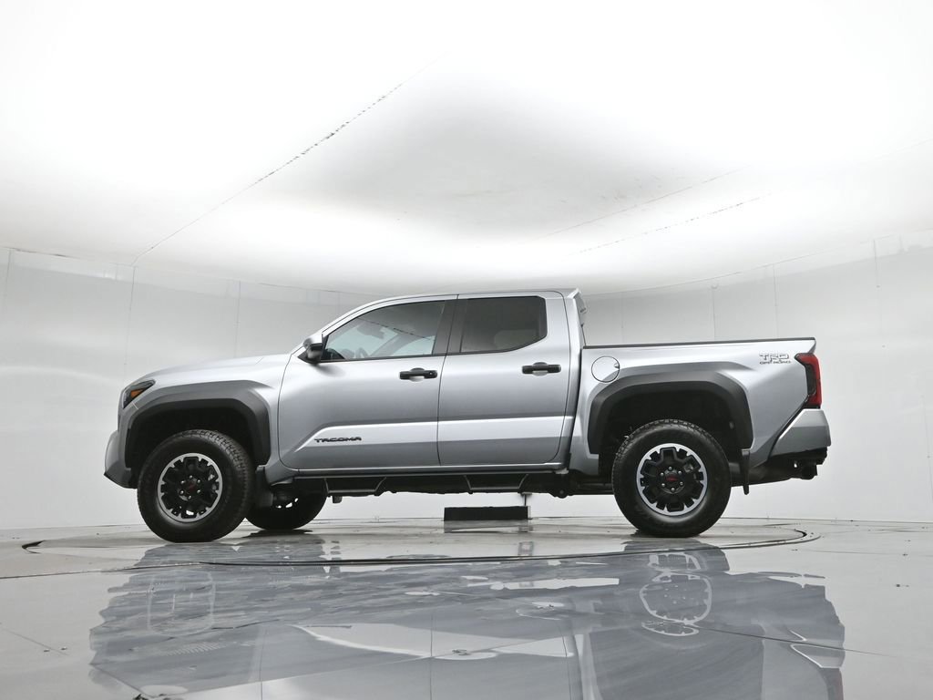 Used 2025 Toyota Tacoma TRD Off-Road image 24