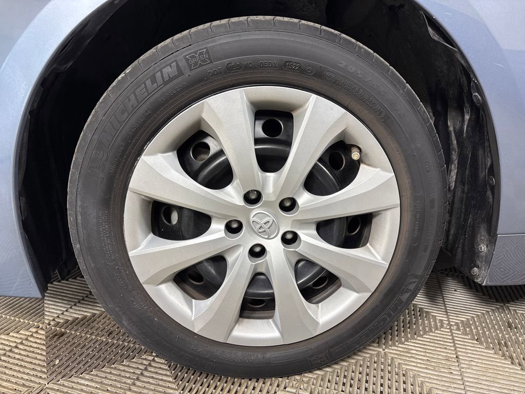Used 2022 Toyota Corolla LE FWD image 13
