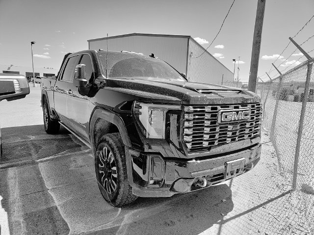 Used 2025 GMC Sierra 2500 Denali Ultimate AWD/4WD image 1