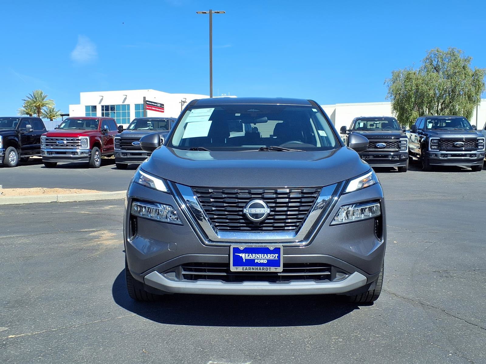 Used 2022 Nissan Rogue SV FWD image 2