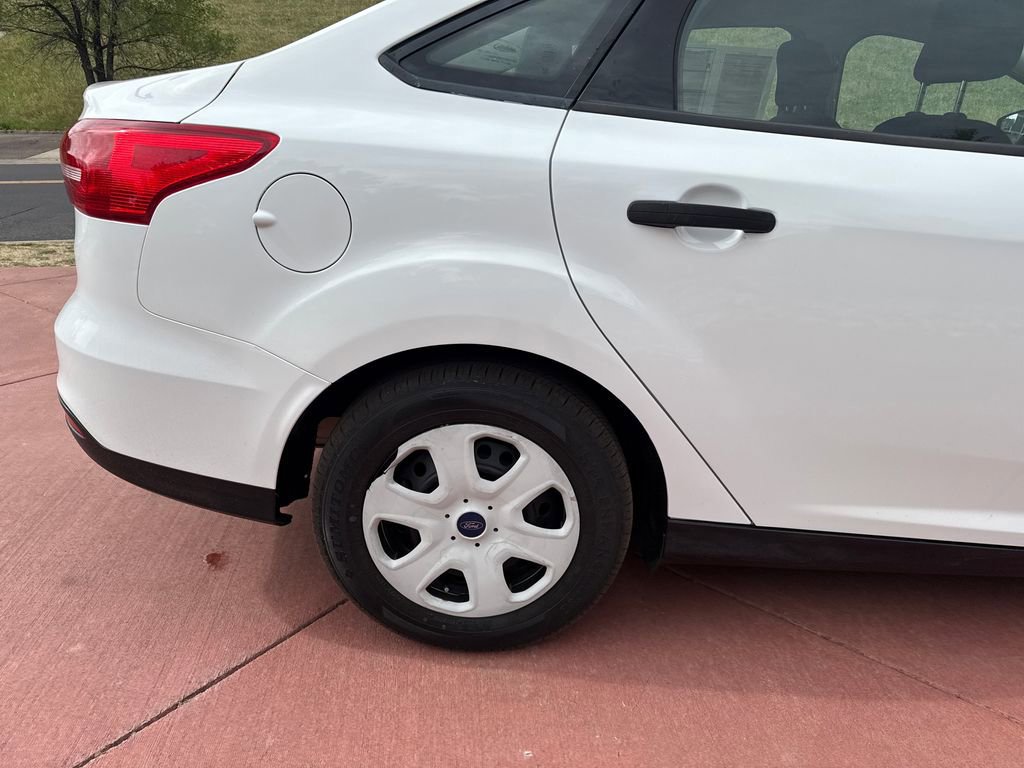 Certified 2018 Ford Focus S FWD image 31