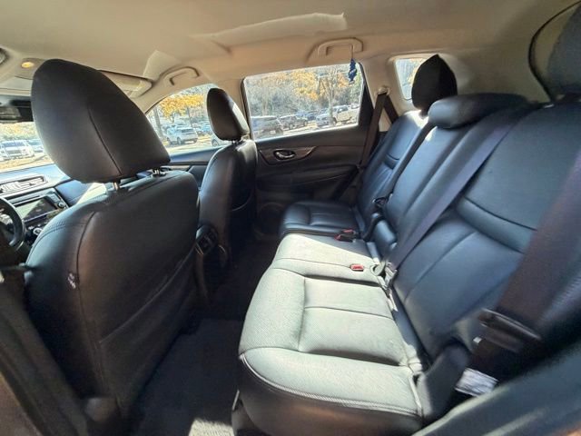 Used 2019 Nissan Rogue SV w/ Premium Package image 19