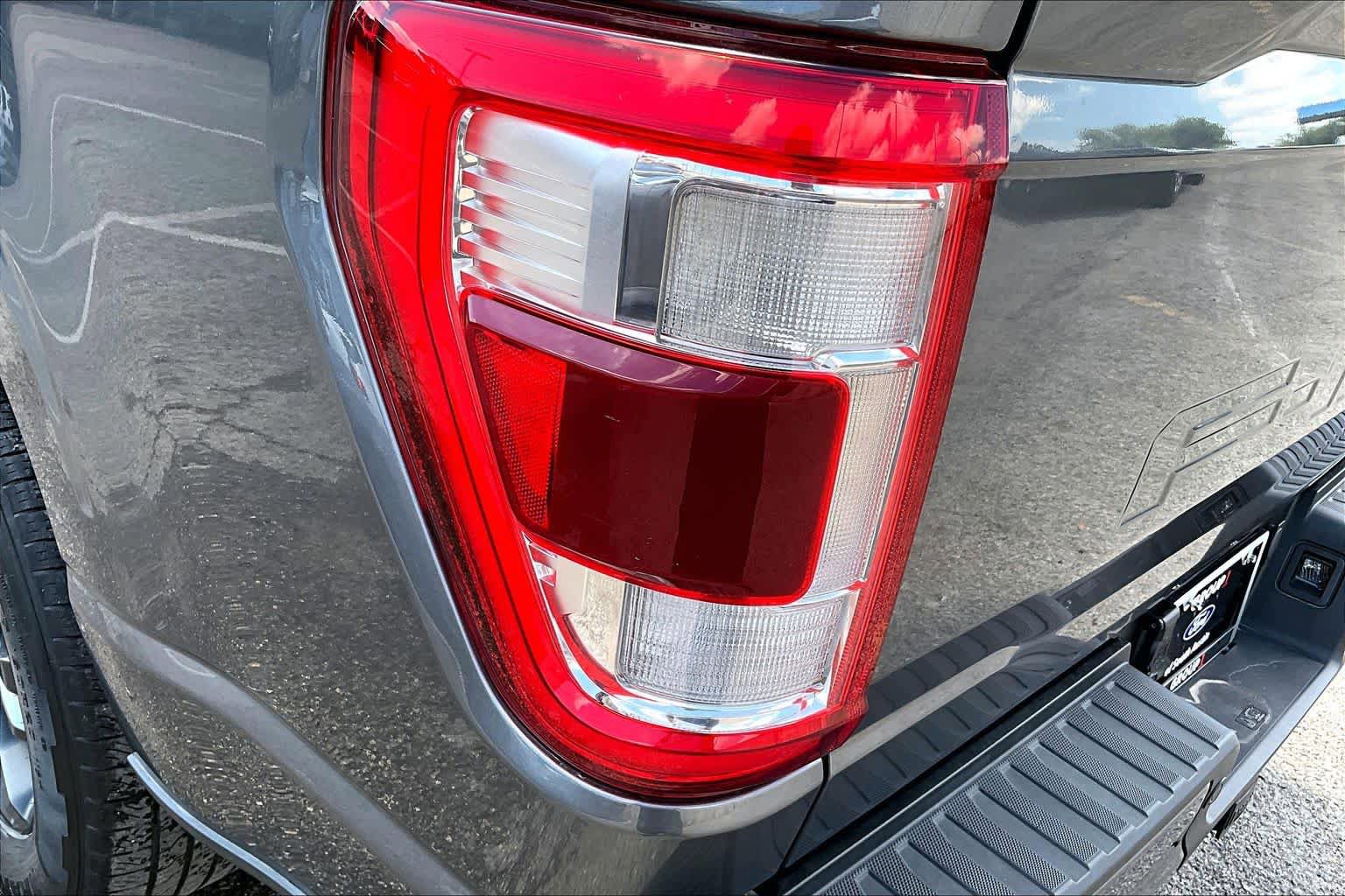 Certified 2021 Ford F150 Lariat w/ Equipment Group 502A High RWD image 28